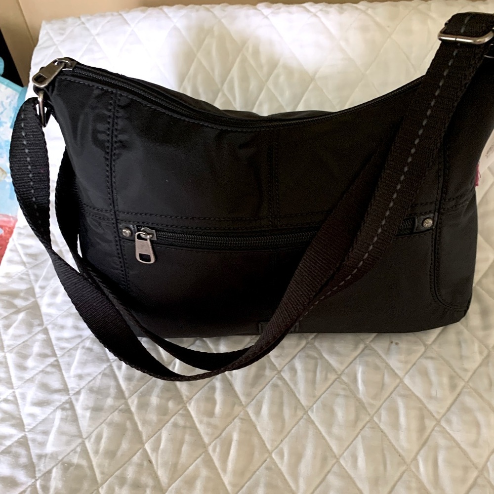 COPY - Really sleek shoulder bag NWT